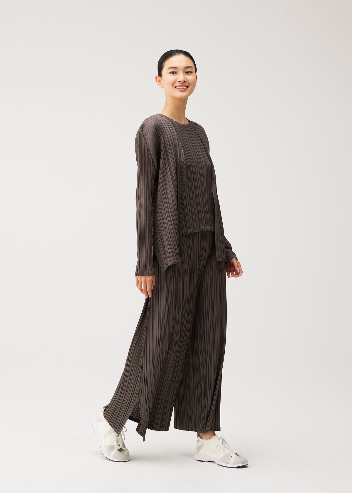 MELLOW PLEATS、ウィメンズ_トップス_カーディガン、着用画像4