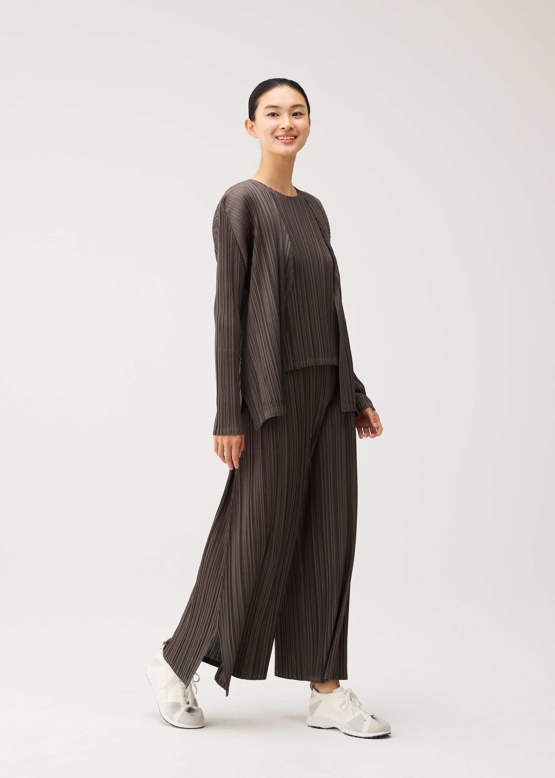 MELLOW PLEATS、ウィメンズ_トップス_カーディガン、着用画像4