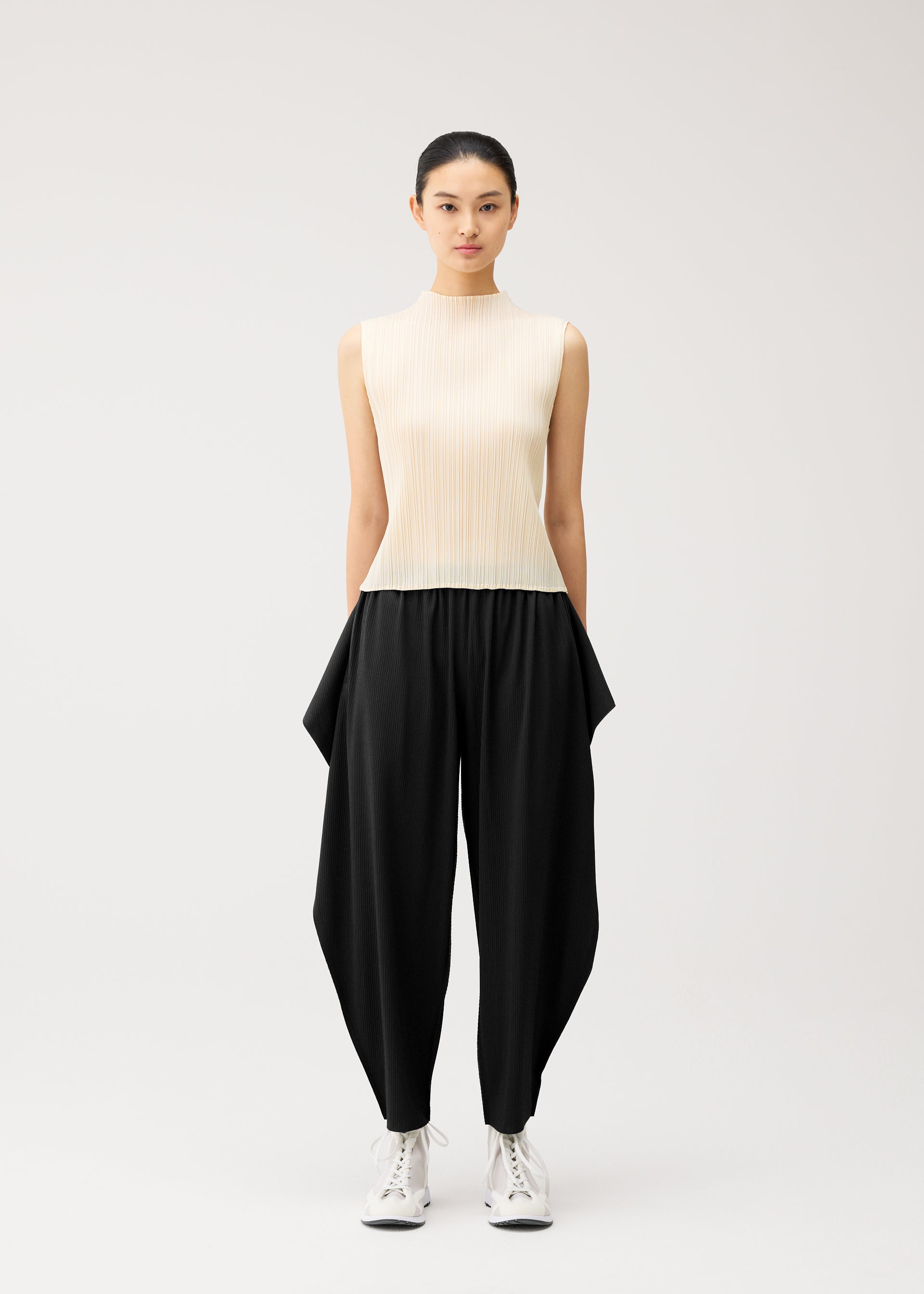 A-POC BOTTOMS、ウィメンズ_パンツ、着用画像1