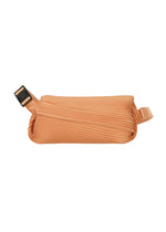BIAS PLEATS WAIST BAG、バッグ&財布、オレンジ
