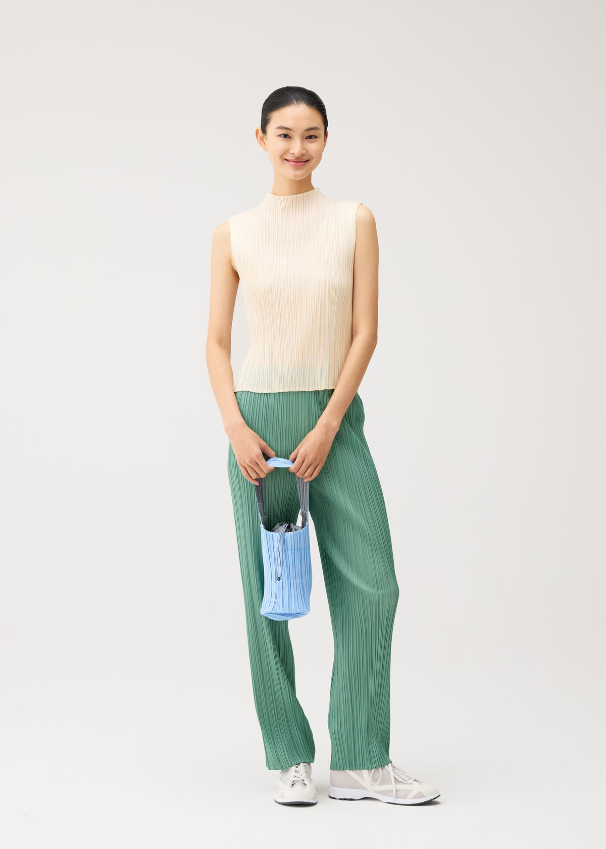 PLEATS SWAN BAG、バッグ&財布_ハンドバッグ、着用画像1