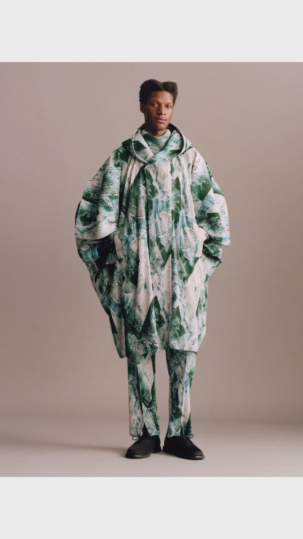 HOMME PLISSÉ ISSEY MIYAKE